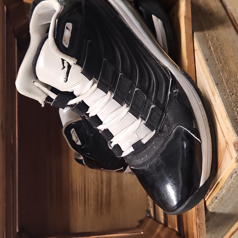 Nike Black And White Sneakers - image 1